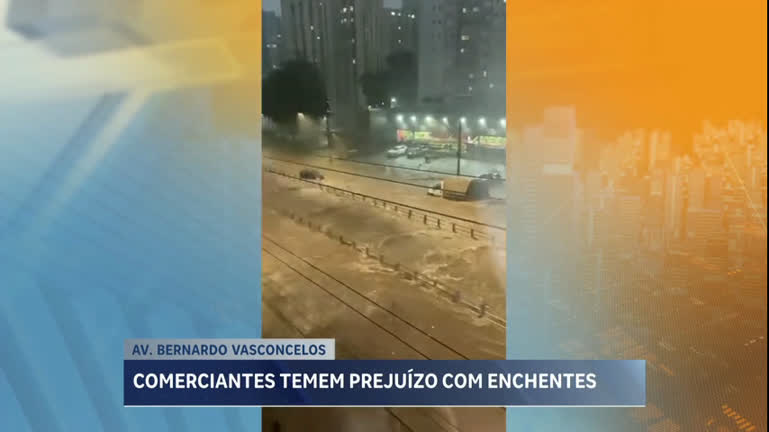 Vídeo: Comerciantes temem prejuízo com enchentes na Avenida Bernardo Vasconcelos, em BH