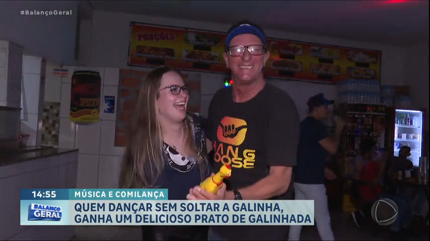 Tosador gera polêmica ao pintar cães para transformar visual dos animais -  RecordTV - R7 Balanço Geral