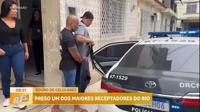 Vídeo: Polícia prende homem apontado como maior receptador de celulares roubados do Rio