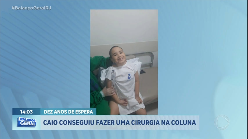 Vídeo: Menino faz cirurgia na coluna para corrigir escoliose grave após 10 anos de espera no Rio