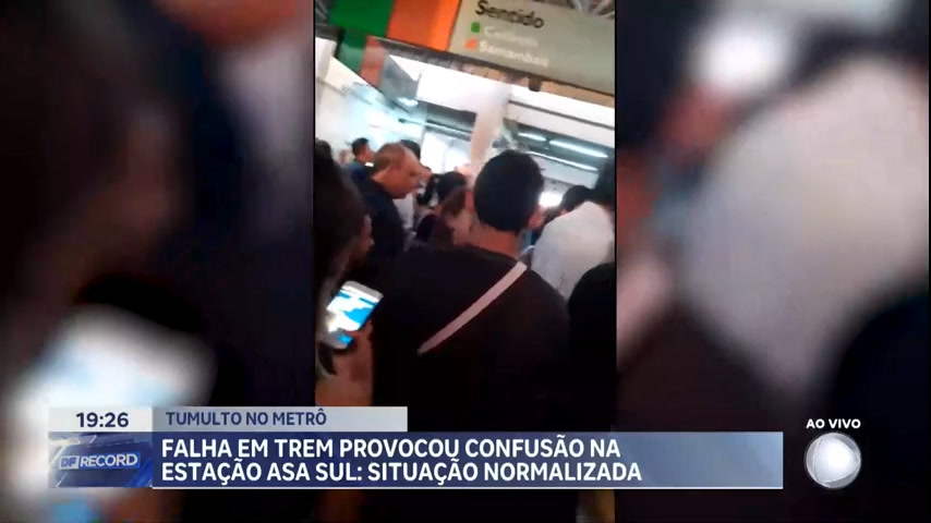 Vídeo: Metrô sofre pane e atrasa volta para casa de moradores do DF