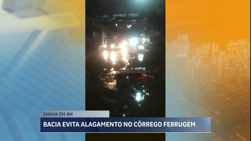 Vídeo: Avenida Tereza Cristina é interditada durante temporal em Belo Horizonte