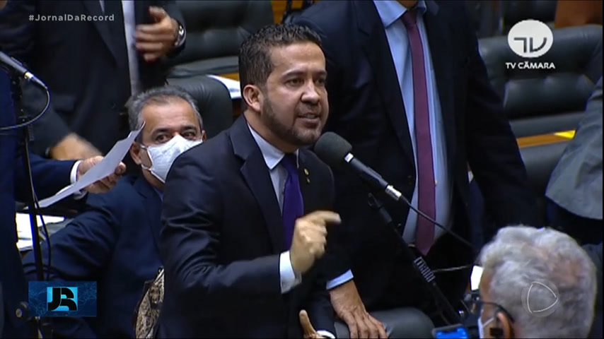 Vídeo: Conselho de Ética da Câmara abre processo de cassação do mandato de André Janones