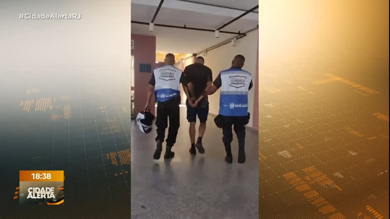Vídeo: Homem é preso por entregar droga em casas da zona sul do Rio