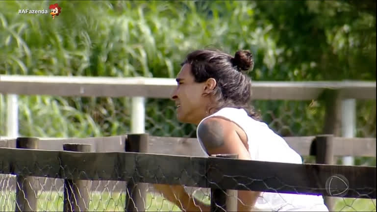 Galisteu anuncia saída de Shay para peões da sede e revela que Nadja e  Márcia disputam permanência em A Fazenda 15 - A Fazenda 15 - R7 Na TV