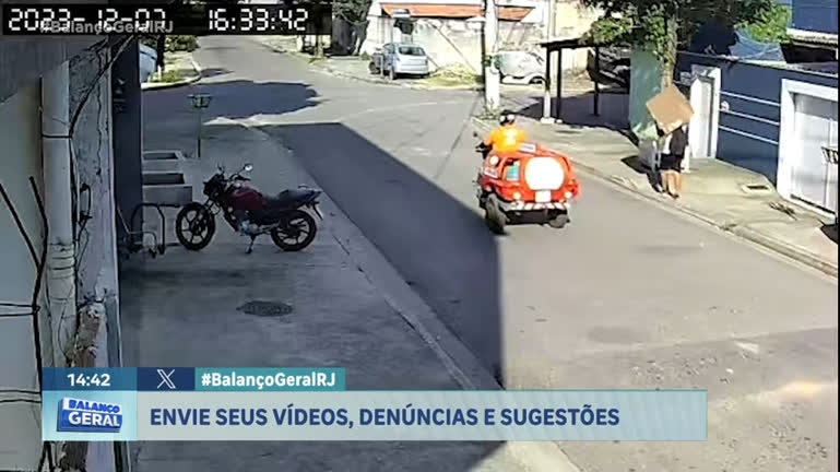 Vídeo: Criminoso invade e furta casa em Pedra de Guaratiba, na zona oeste do Rio