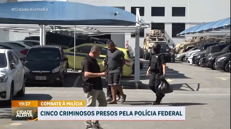 Vídeo: Cinco criminosos são presos durante operação da Polícia Federal contra a milícia de Zinho