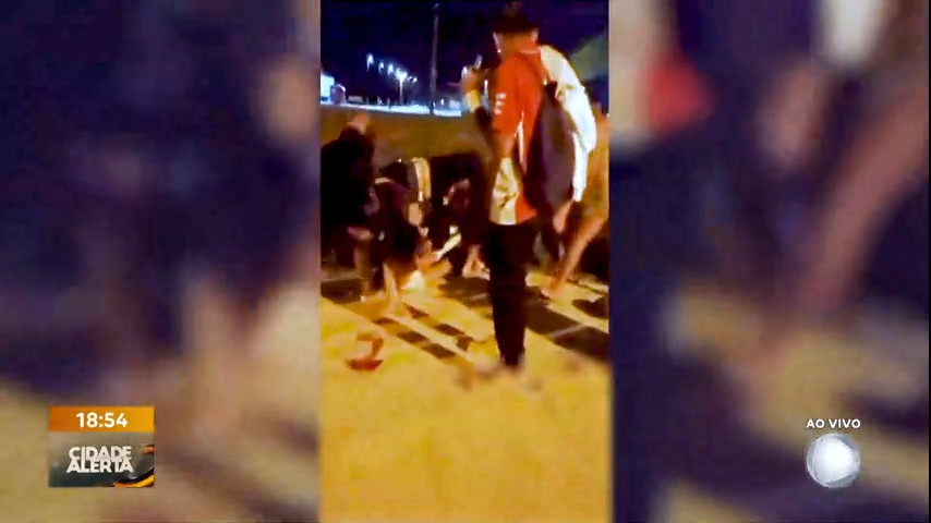 Vídeo: Briga termina com duas jovens esfaqueadas em Santa Maria (DF)