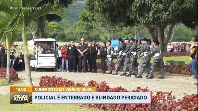 Vídeo: Corpo de policial morto com tiro na cabeça é enterrado no Rio
