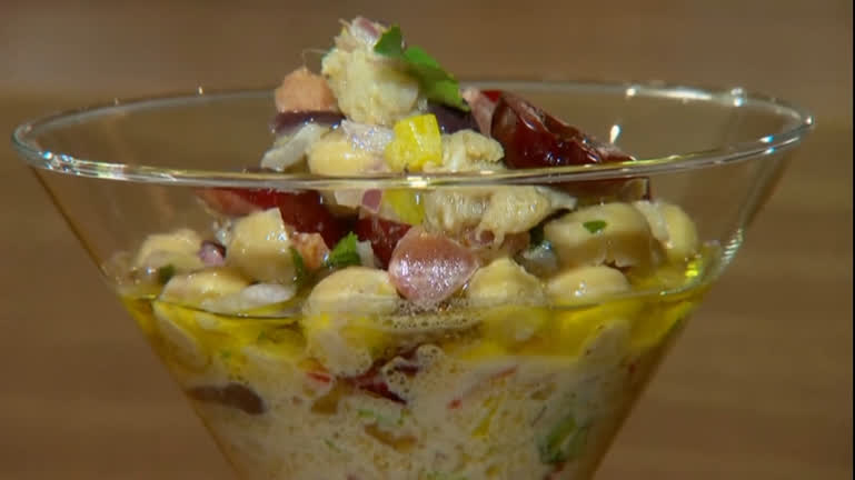 Vídeo: Prosa na Cozinha: salada de bacalhau é uma opção refrescante e fácil para a virada do ano