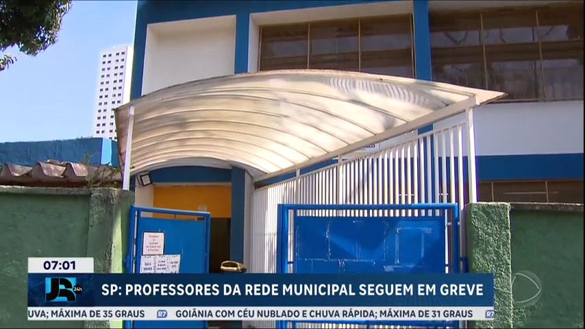 Professores pedem reajuste salarial e aulas são paralisadas na cidade de São Paulo