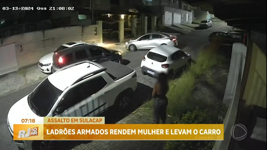 Vídeo: Mulher é assaltada em frente de casa em Sulacap, zona oeste do Rio