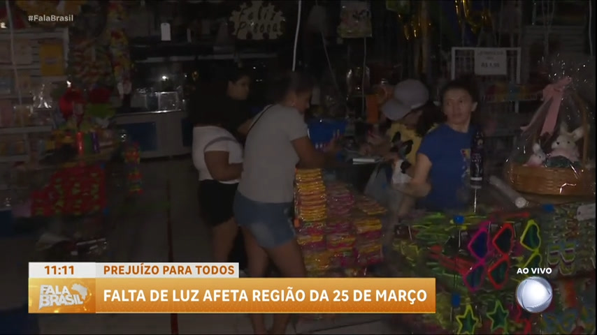 Vídeo: Comerciantes sofrem com a falta de energia elétrica na região da 25 de Março neste sábado (16)