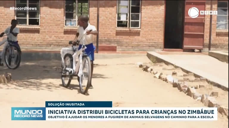 Vídeo: Crianças ganham bicicletas para fugir de elefantes no Zimbábue