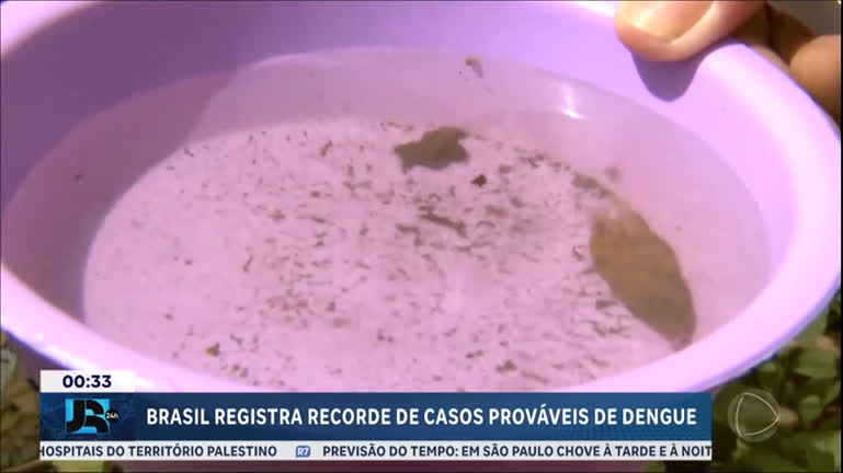 Brasil passa de 1,8 milhão de casos de dengue e bate recorde histórico