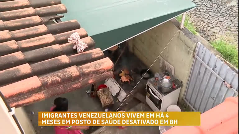 Vídeo: Imigrantes venezuelanos vivem há quase quatro meses em posto desativado na Pampulha, em BH