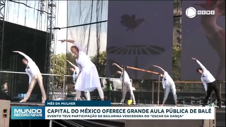 Vídeo: Capital do México oferece grande aula pública de balé no mês da mulher