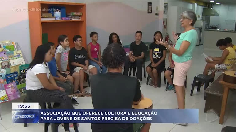 Vídeo: Associação oferece acesso a educação para crianças e jovens