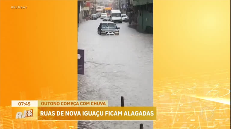 Vídeo: Temporal alaga ruas de Nova Iguaçu, na Baixada Fluminense