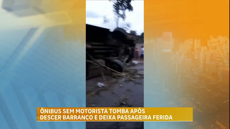 Vídeo: Ônibus sem motorista tomba após descer barranco e deixa passageira ferida na Grande BH