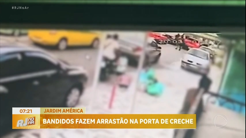 Vídeo: VÍDEO: Criminosos fazem arrastão em frente a uma creche no Jardim América, na zona norte do Rio