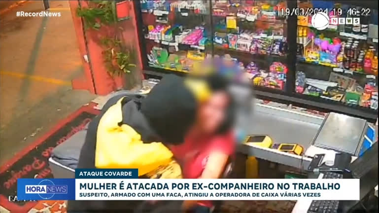Vídeo: Mulher é atacada com faca por ex-companheiro enquanto trabalhava em mercado