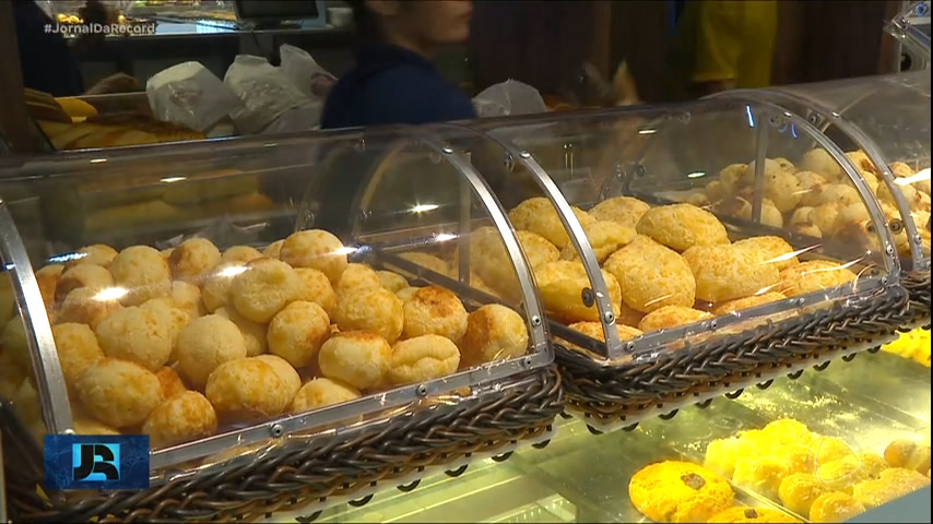 Vídeo: Mais salgado: preço do pão de queijo sobe em várias capitais brasileiras