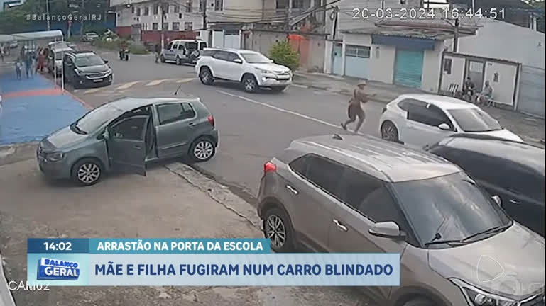 Vídeo: Mãe e filha fogem em carro blindado durante arrastão em porta de escola na zona norte do Rio