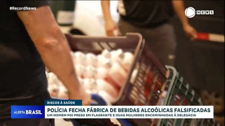Vídeo: Polícia descobre fábrica de bebidas alcoólicas falsificadas na zona leste de São Paulo