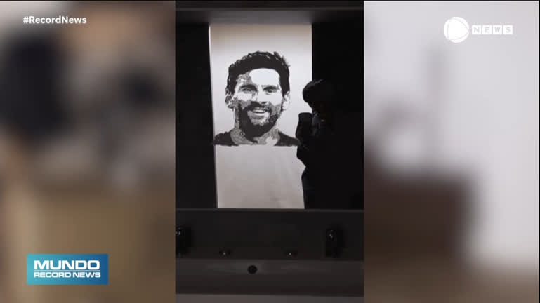 Vídeo: Artista utiliza papelão e pasta de dente para produzir obras com rostos de famosos; veja