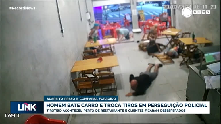 Vídeo: Homem bate carro e troca tiros durante perseguição policial no Rio de Janeiro