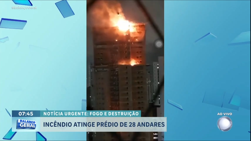 Vídeo: Técnicos investigam incêndio em prédio de 28 andares em Recife