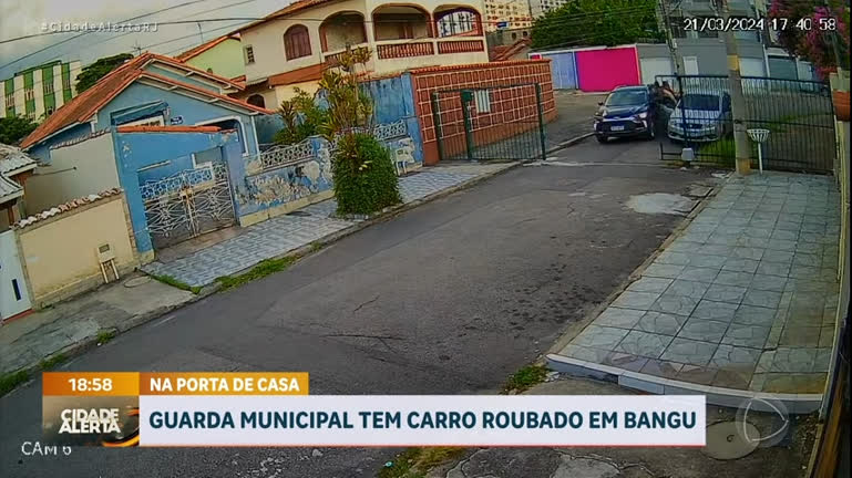 Vídeo: Guarda municipal é assaltado na porta de casa na zona oeste do Rio