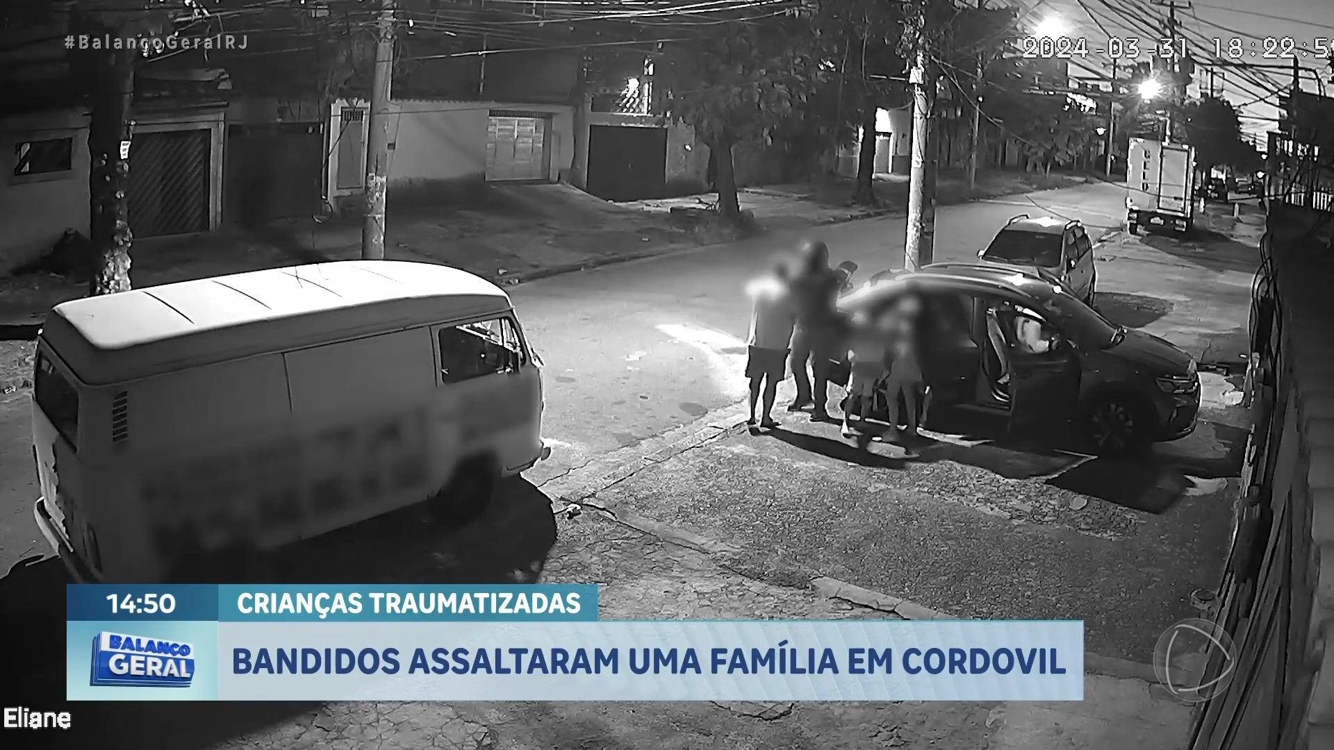 Vídeo: Bandidos assaltam carro de família em Cordovil, na zona norte