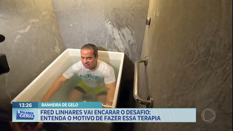 Vídeo: Apresentador Fred Linhares encara desafio e entra em banheira de gelo