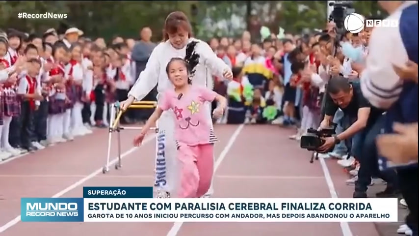 Vídeo: Vídeo emocionante: criança de dez anos com paralisia cerebral termina corrida na China
