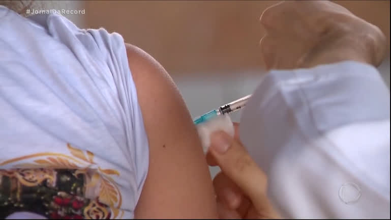 Vídeo: Levantamento mostra que brasileiros estão se vacinando menos contra a covid-19