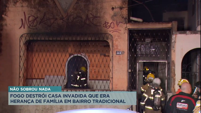 Vídeo: Incêndio destrói casarão abandonado em Belo Horizonte