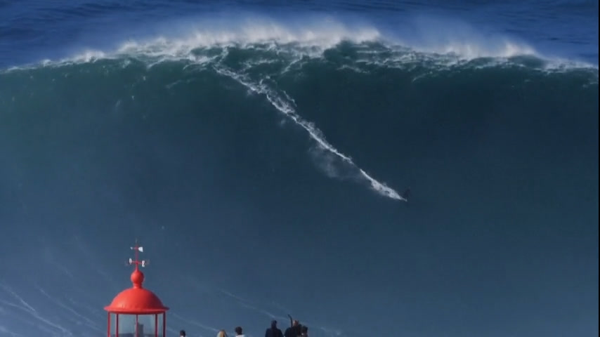 Vídeo: Surfista tem recorde de onda gigante reconhecido em Nazaré