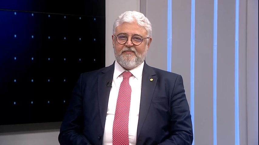Vídeo: JR Entrevista : 'Brasil precisa voltar a formar pessoas', diz Milton Coelho