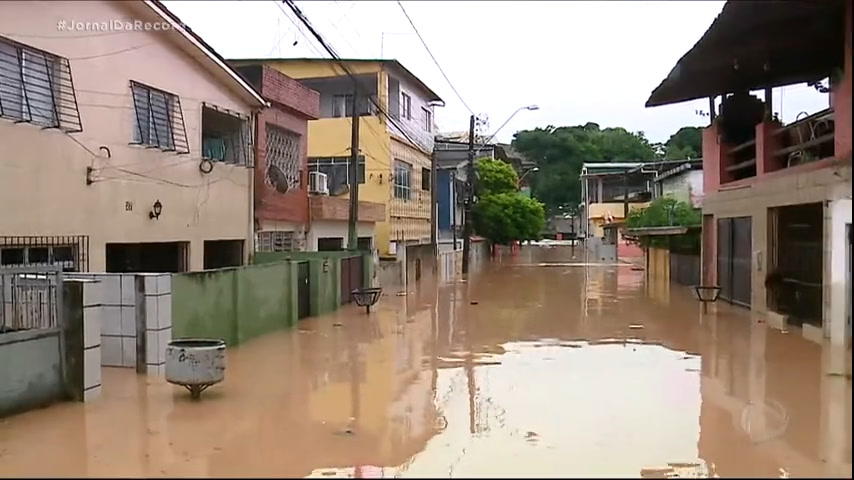 Vídeo: Governo deve fazer comitiva para discutir tragédias causadas pela chuva no Nordeste
