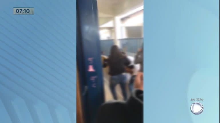 Vídeo: Dois alunos são encaminhados para delegacia após briga em escola na Cidade Estrutural (DF)