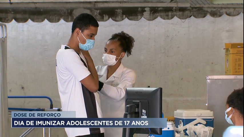 Vídeo: BH começa a vacinar adolescentes de 17 anos com dose de reforço