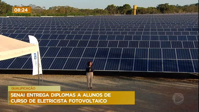 Vídeo: Senai entrega diplomas a alunos de curso de eletricista fotovoltaico
