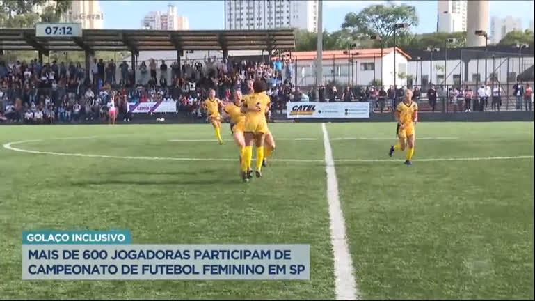 Vídeo: Mais de 600 jogadoras disputam torneio de futebol feminino em SP