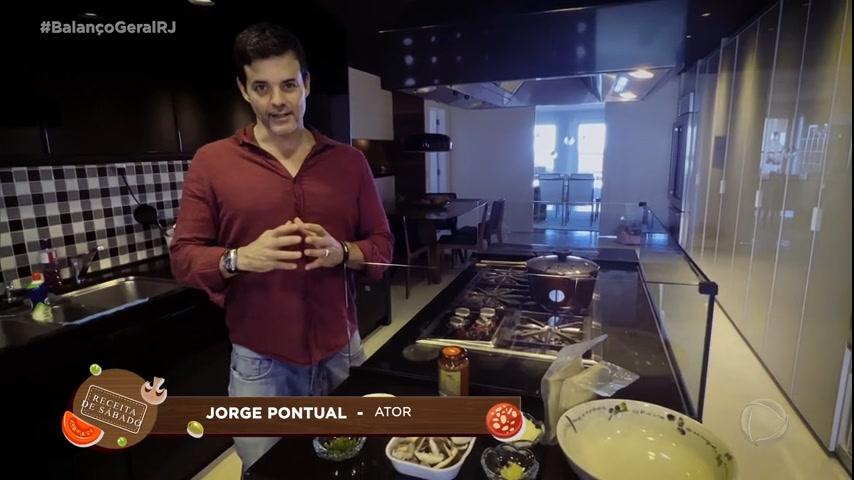 Vídeo: Ator Jorge Pontual ensina a fazer jantar especial com receita saudável