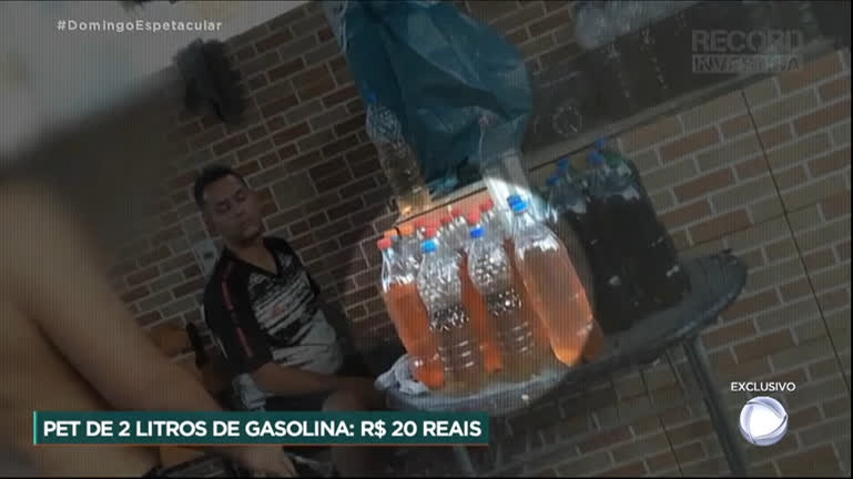 Vídeo: Exclusivo: Domingo Espetacular flagra comércio ilegal de gasolina no Complexo da Maré (RJ)