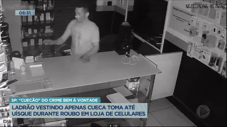 Vídeo: Ladrão só de cueca invade loja na Grande SP e provoca prejuízo de R$ 6.000