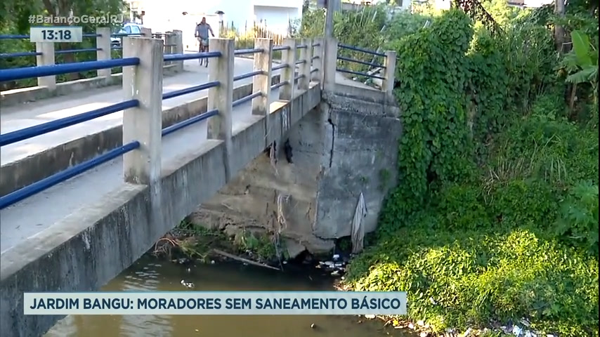 Vídeo: Pilastra de ponte desaba em Bangu e moradores temem novo acidente