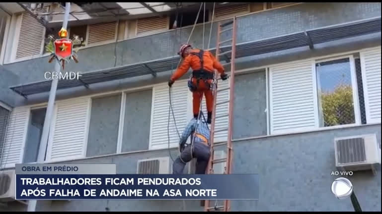 Vídeo: Trabalhadores são resgatados após ficarem pendurados em prédio